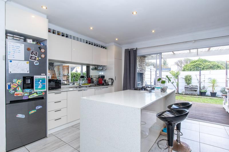 2 Bedroom Property for Sale in Diep River Western Cape